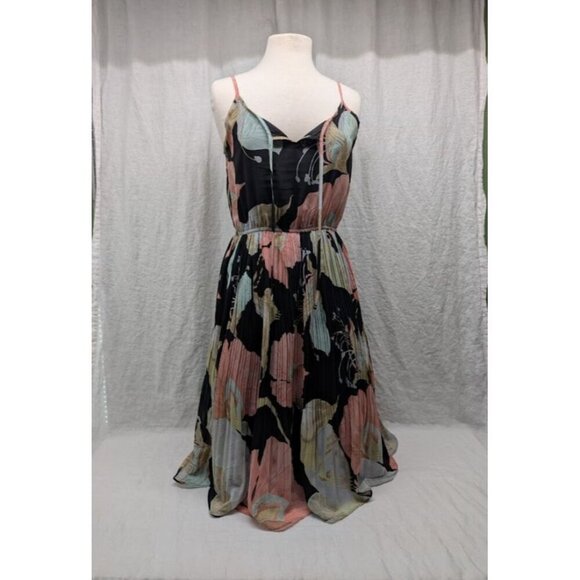 Yumi Dresses & Skirts - Yumi women's size 2/4 floral tank dress with mid length pleaded skirt black S10